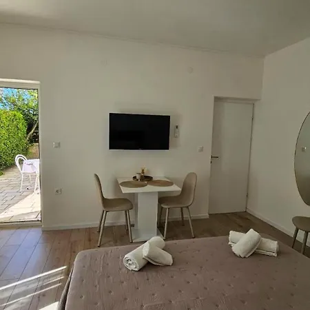 Apartment 9